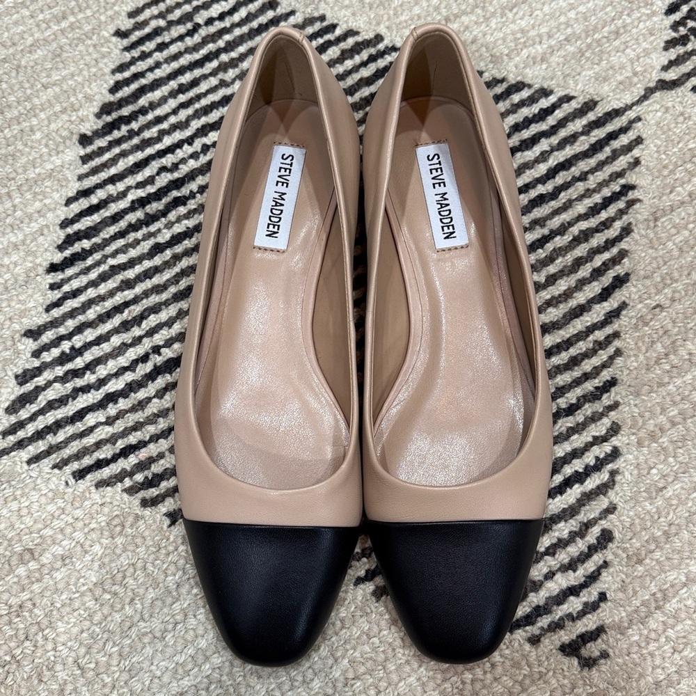 Steve Madden Two-Tone Beige and Black Flats